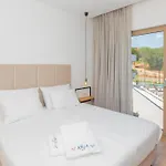 Modern And Luxurious With Swimming Pool In Villa *