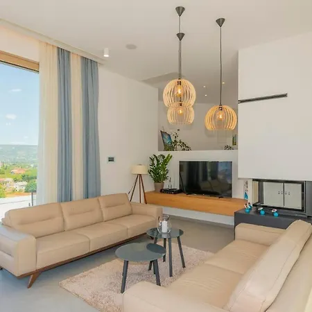 빌라 Modern And Luxurious With Swimming Pool In