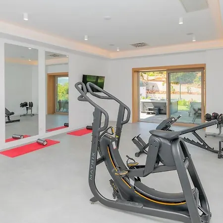Modern And Luxurious With Swimming Pool In 빌라